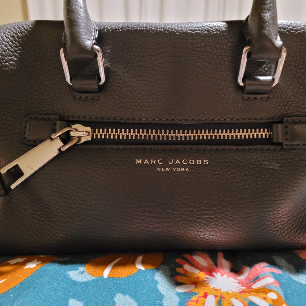 MARC JACOBS Elegant Black Leather Satchel Handbag In Gray